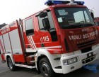 Avola: Un’auto prende fuoco all’interno di un’officina.