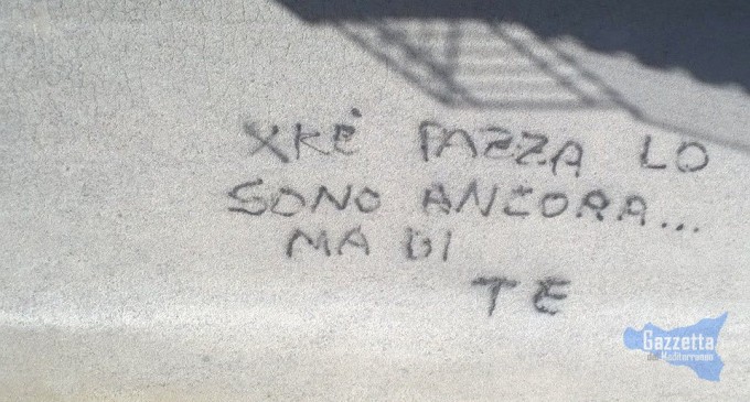 Avola. L’amore si comunica con le scritte