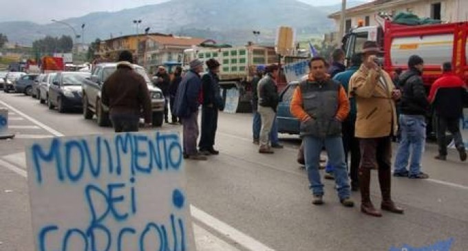 Avola. I Forconi protestano per la chiusura della Sp Avola-Siracusa