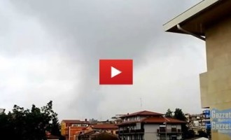 VIDEO – Le immagini della tromba d’aria che ha causato ingenti danni a Catania