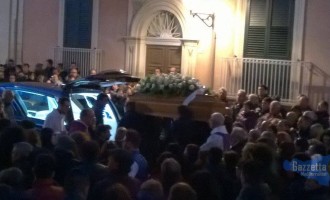 Avola: Conclusi i funerali di Silvia. Centinaia di persone per l’estremo saluto