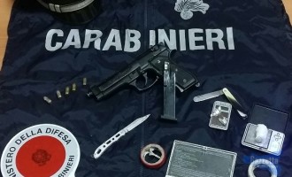 Pachino. Per la città con pistola colpo in canna e droga, due arresti dei carabinieri.