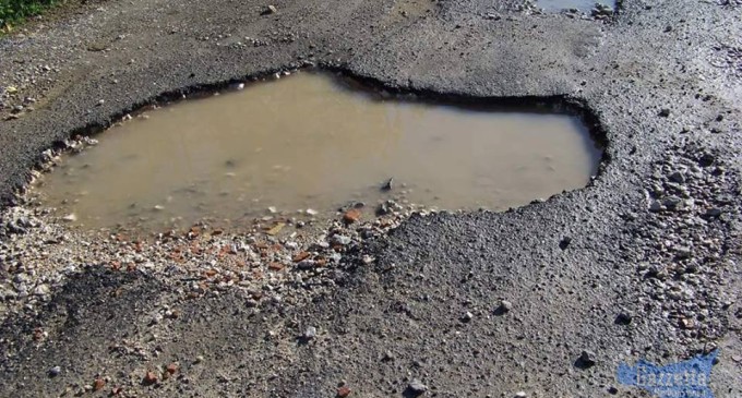 Noto. Le strade sono diventate impraticabili. I cittadini lamentano la precaria situazione in cui versano molte vie cittadine