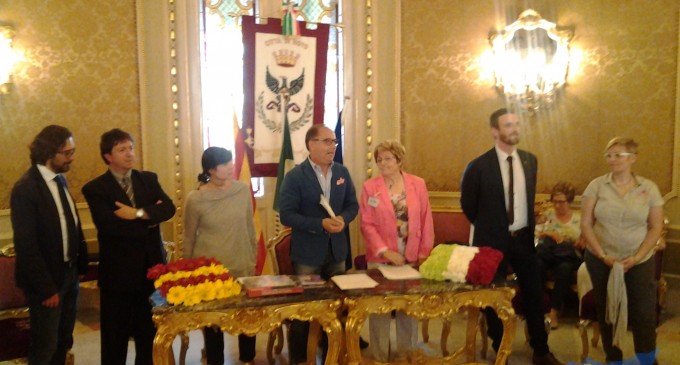 Noto, oggi l’inaugurazione dell’Infiorata, accolta la delegazione catalana in città