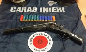 Noto, deteneva abusivamente un fucile e delle munizioni, arrestato dai Carabinieri