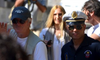 Noto. Richard Gere stregato dalle bellezze barocche, visita in città per il famoso l’attore