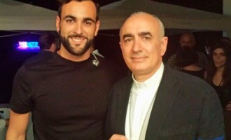 Noto. Incontro tra il Vescovo Staglianò e il cantante Marco Mengoni alla Webnotte di Genova