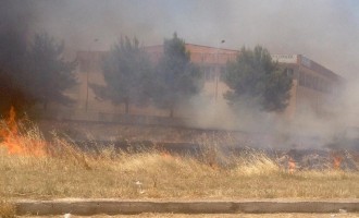 Floridia, un incendio ha minacciato la palestra comunale, intenso lavoro dei Vigili del fuoco