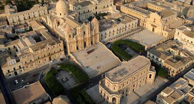 Noto. Multe ad esercizi pubblici del centro storico, 3500 euro per due commercianti