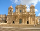 Noto. Rubati due cellulari in Cattedrale, denunciato un netino 44enne