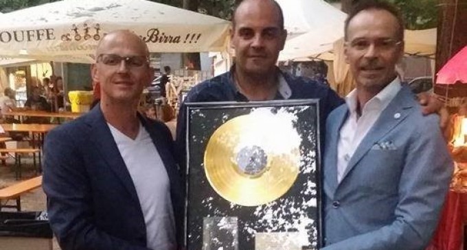 Noto. Secondo disco d’oro per il cantante netino Corrado Puliatti