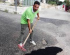 Portopalo, le buche tappate dall’assessore